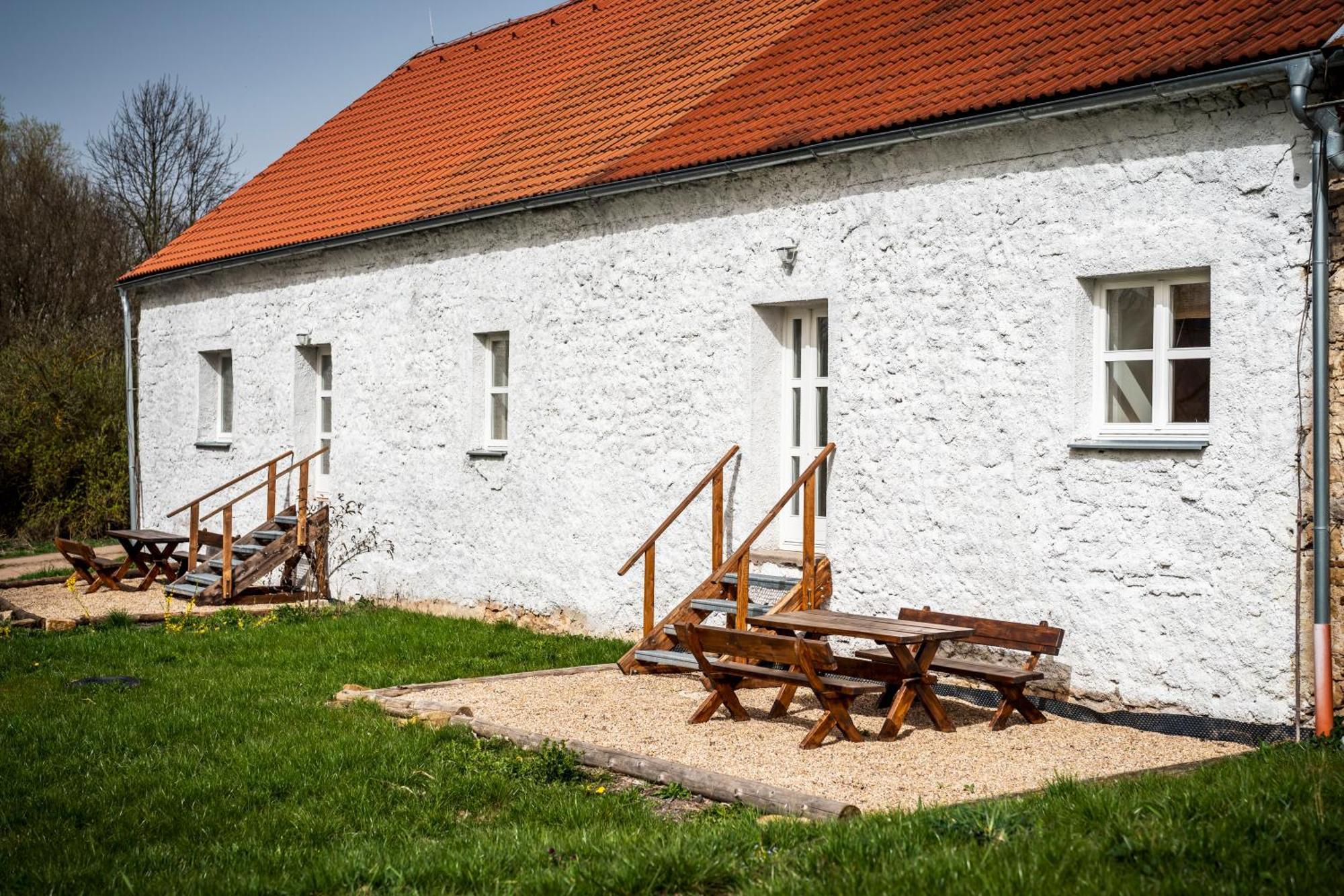 Ferienwohnung Dvur Dolenec Rohoznice  Exterior foto